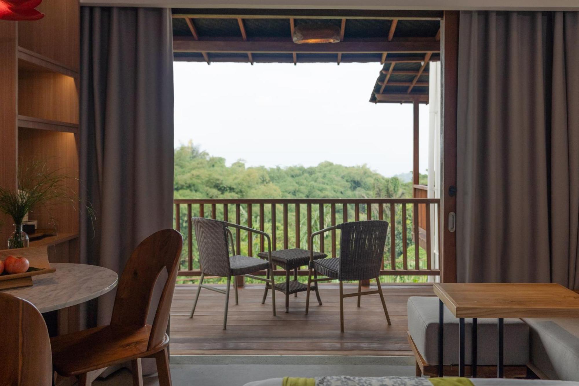 Novus Giri Resort & Spa Puncak Esterno foto