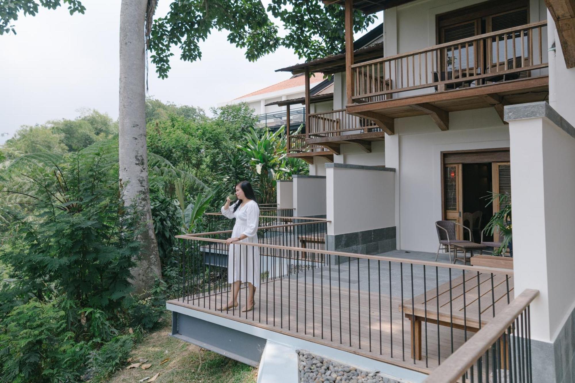 Novus Giri Resort & Spa Puncak Esterno foto
