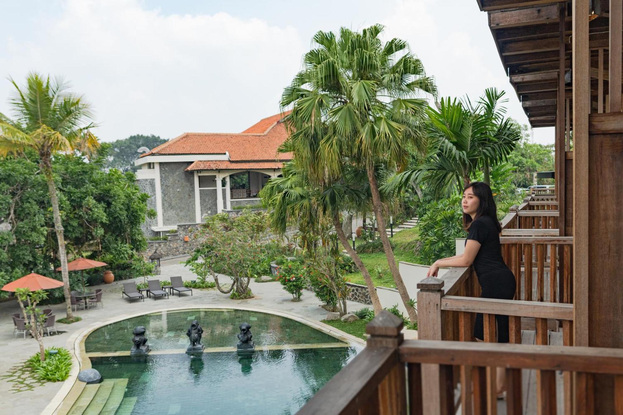 Novus Giri Resort & Spa Puncak Esterno foto