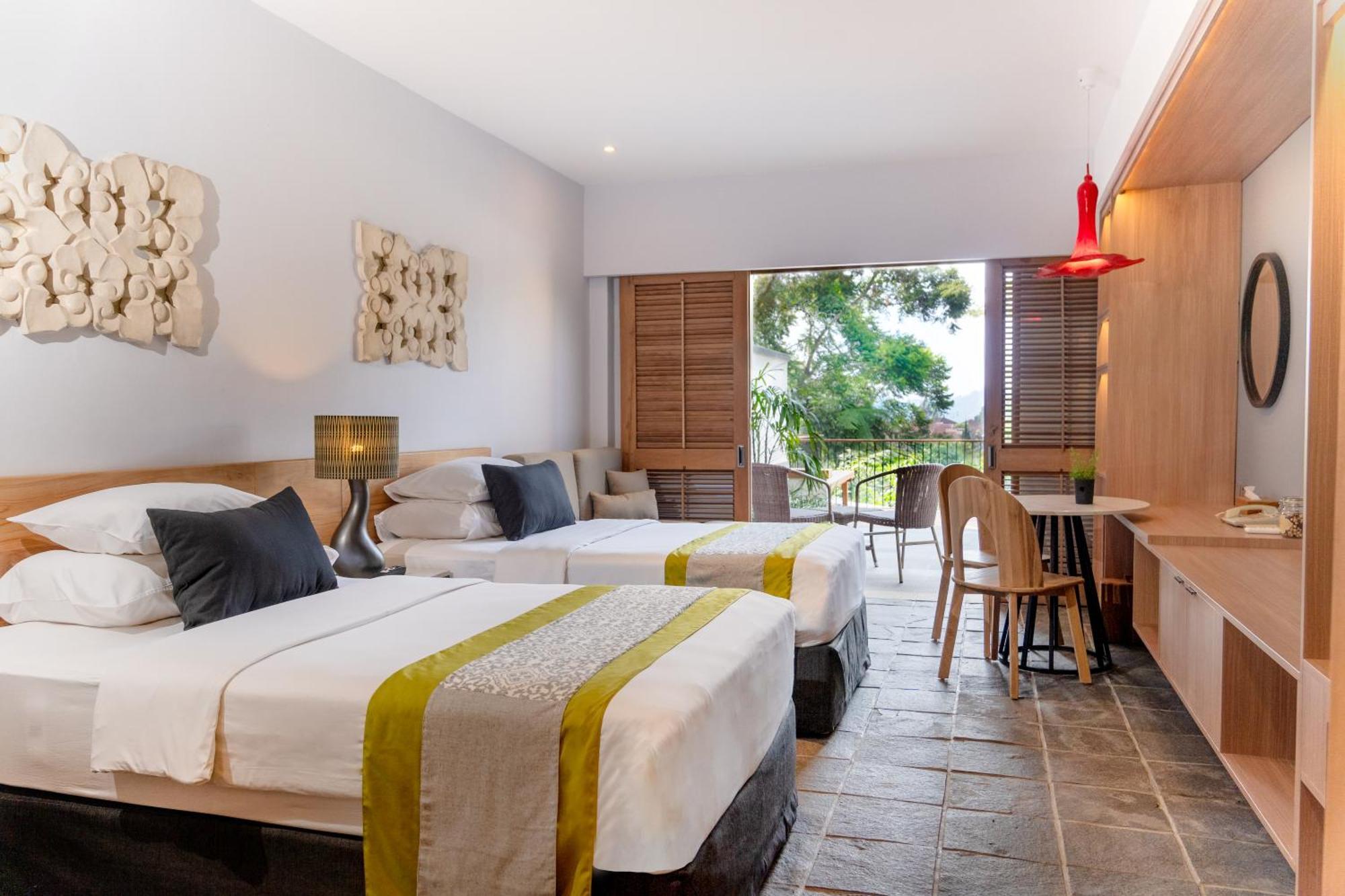 Novus Giri Resort & Spa Puncak Esterno foto