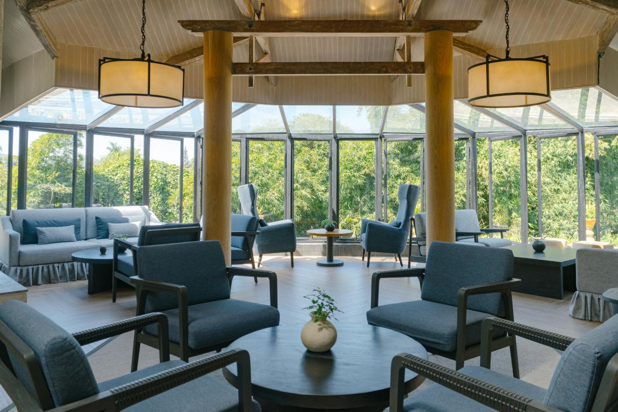 Novus Giri Resort & Spa Puncak Esterno foto